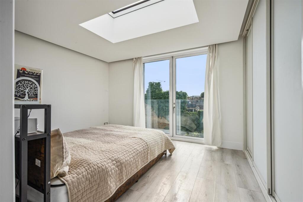 St Albans Avenue, W4 - FOR SALE