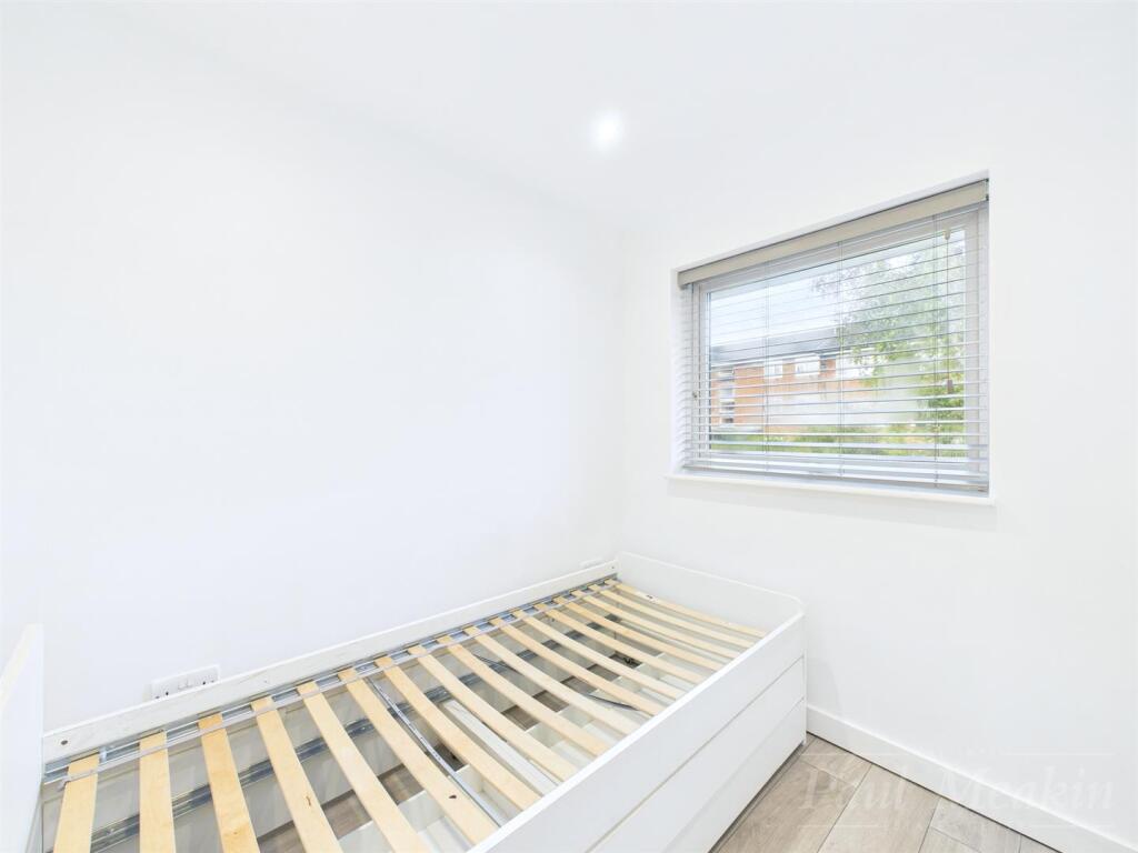 Front single bedroom.jpg