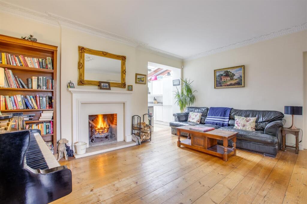 Flat 3 Totteridge House, Totteridge Lane, HP13 7LR