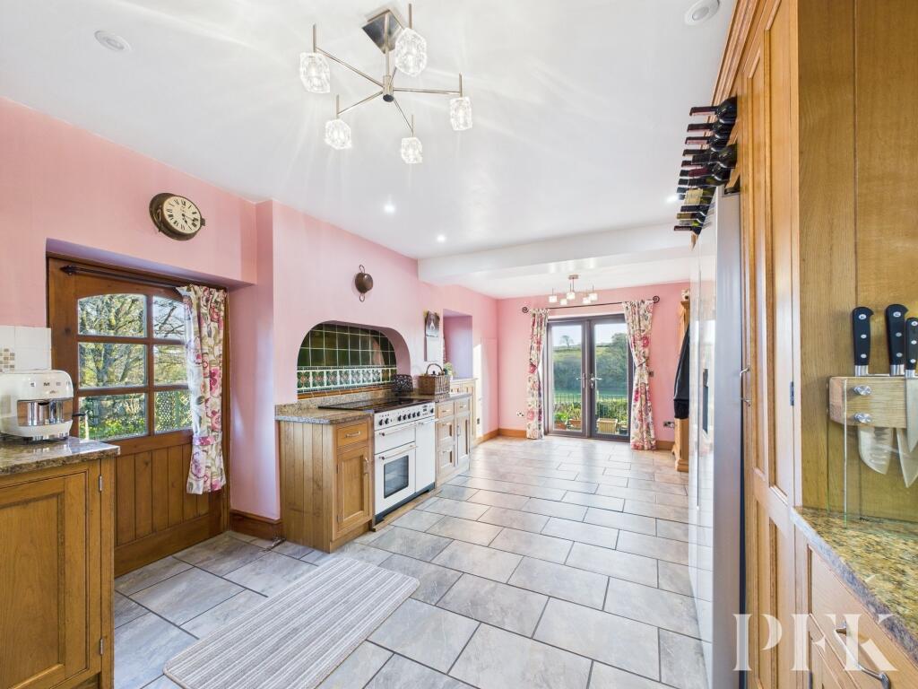 Kitchen / Dining