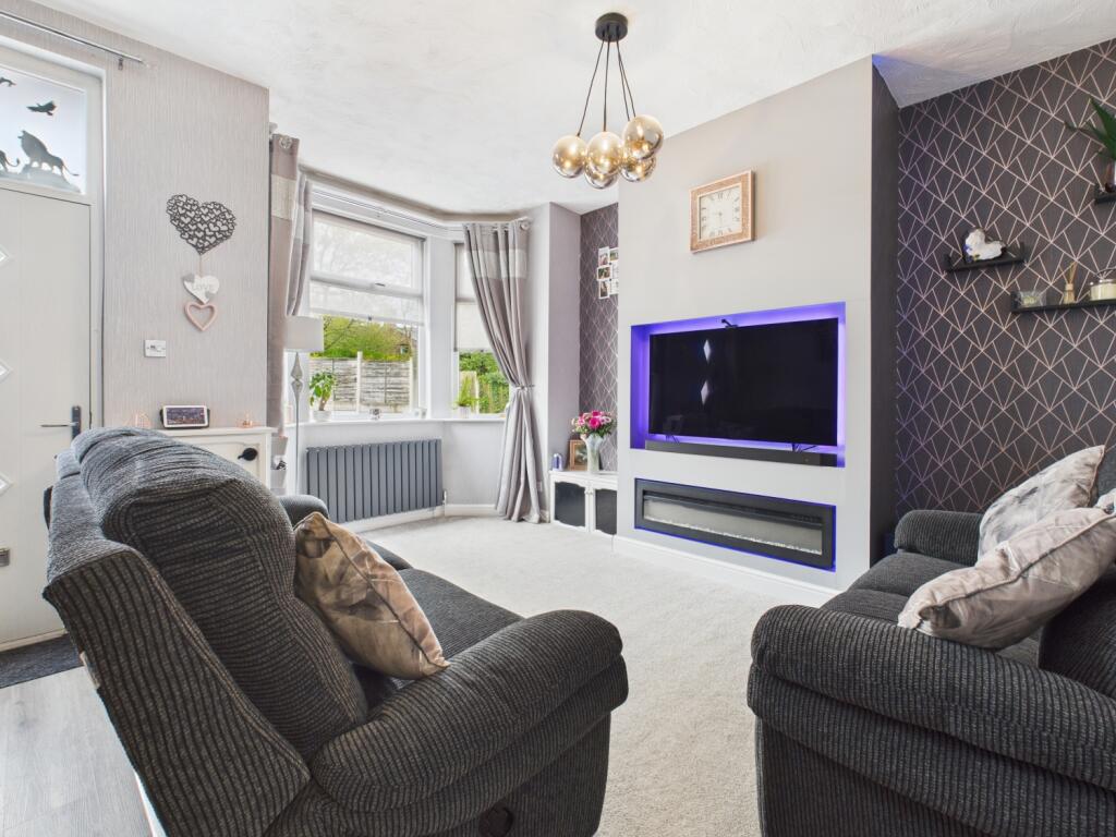 CAM03729G0-PR0019-STILL003