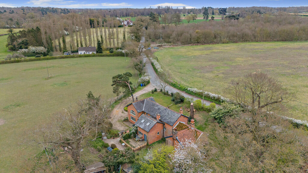 8642411-exterior2...