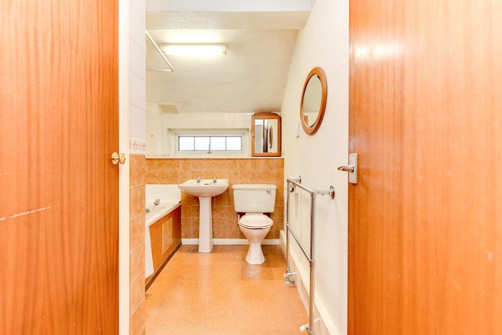For Sale by Aspire Residential | Hurston Close