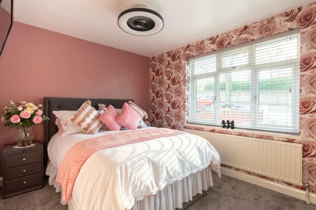 bedroom (1).jpg