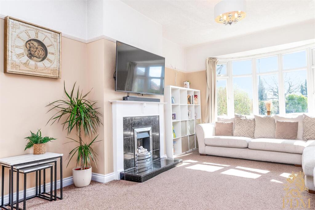 5 Balmoral Crescent Nottingham NG8 2DQ