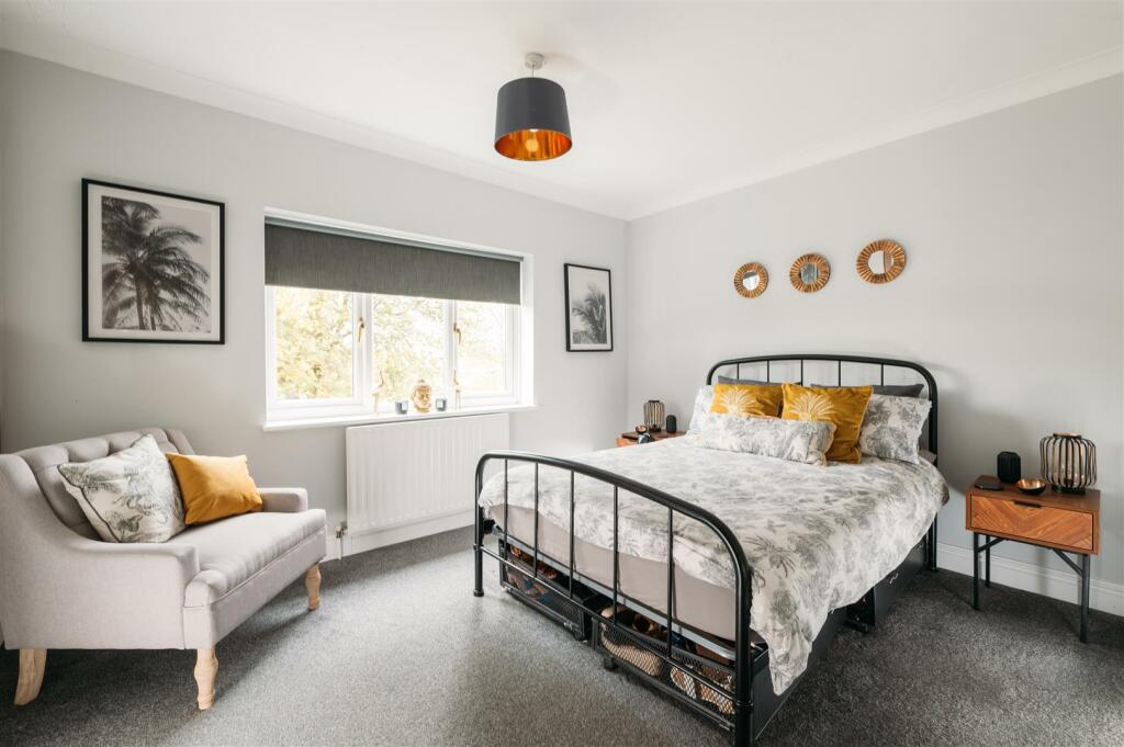 1 Woodside Gardens, Hitchin-26.jpg