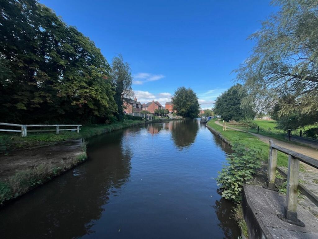 Liverpool to Leeds Canal