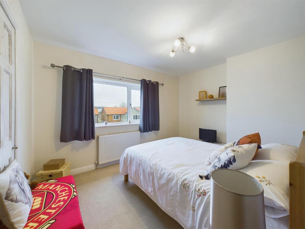 Bedroom: