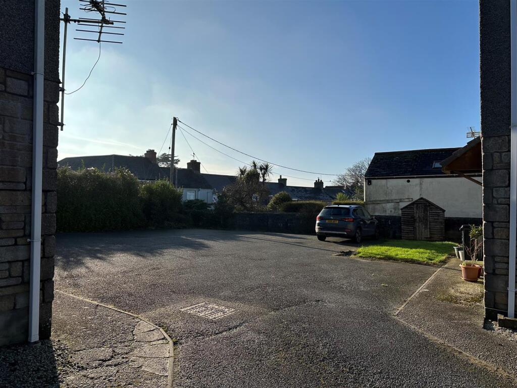 Communal Parking.jpg