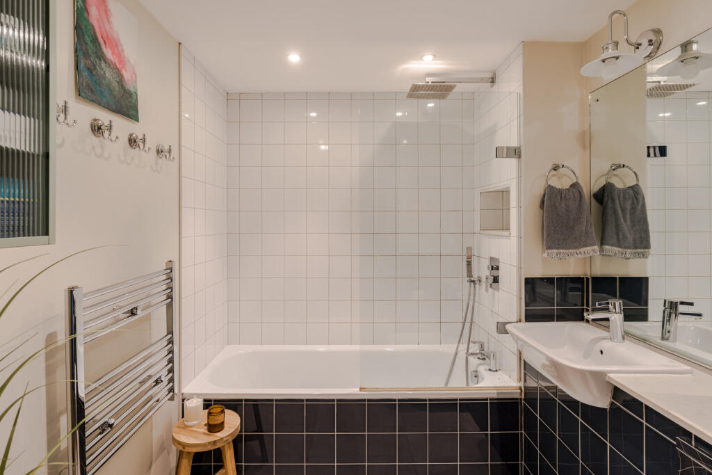 247226 - Flat 20, Bahram Court-37.jpg