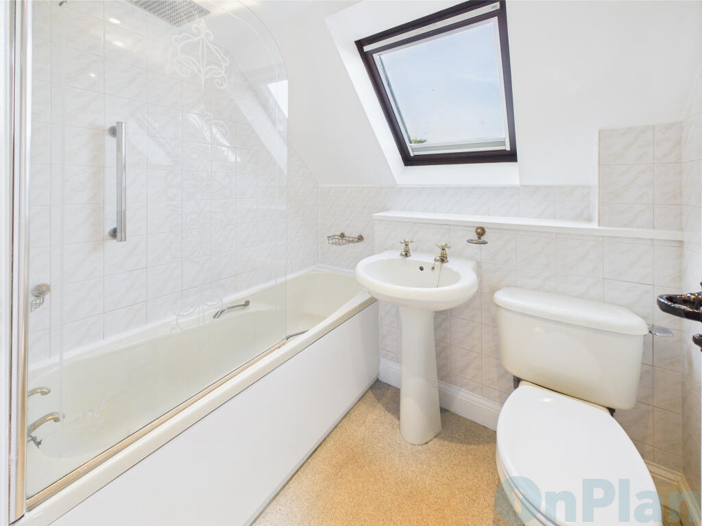 CAM04024G0-PR0027-STILL019