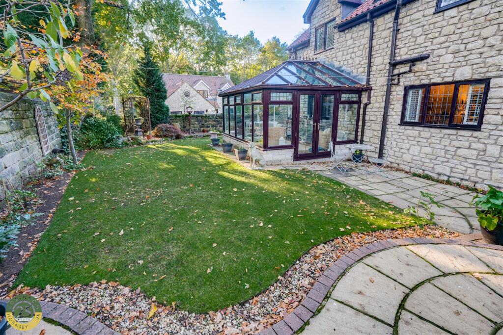 Rear Garden 1.jpg