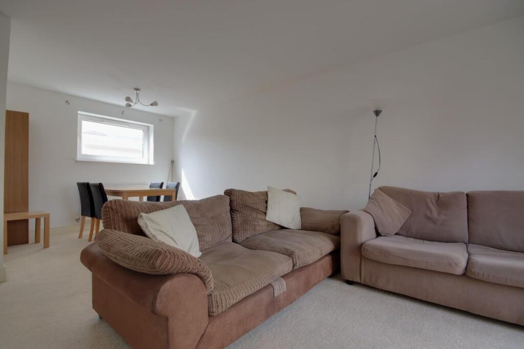 Open Plan Living/Dining