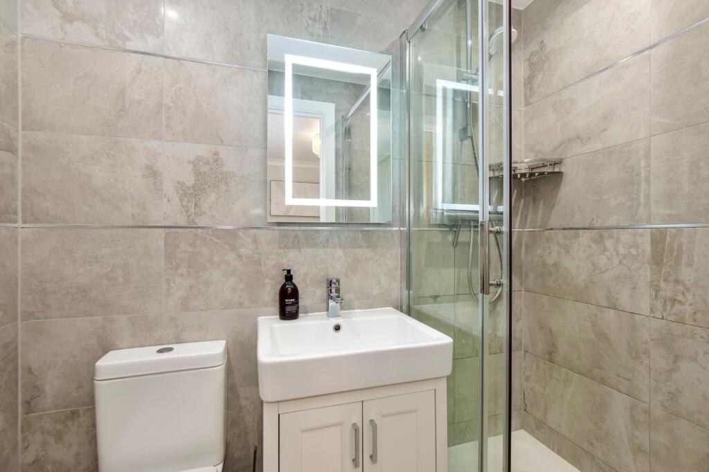 Ensuite to Master