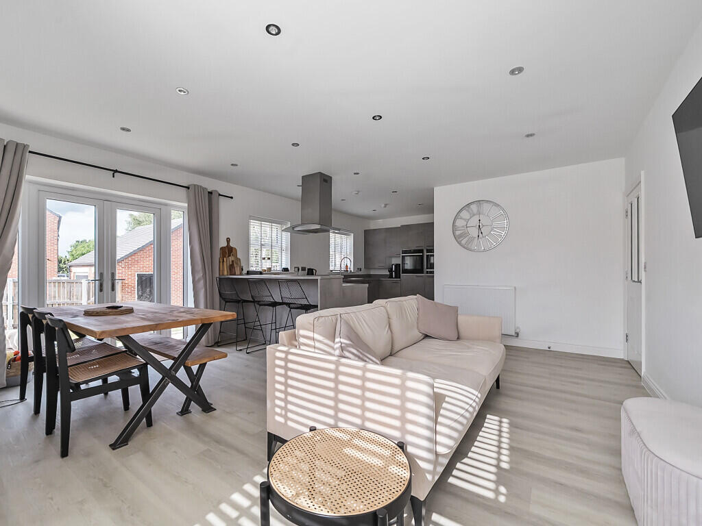 1326940-5-6877d6f...