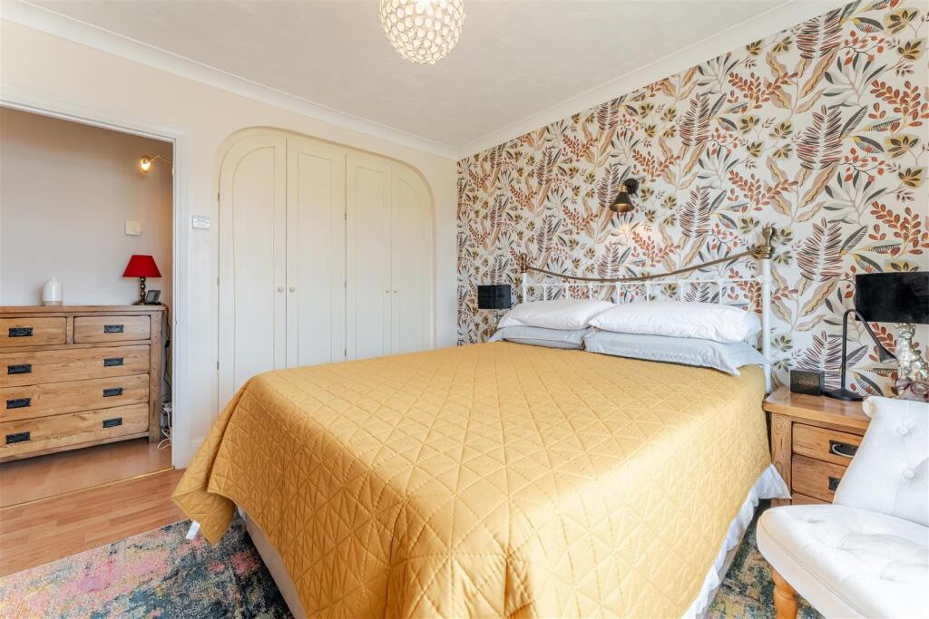 28 Bishops Road, BS49 4NG 6.jpg
