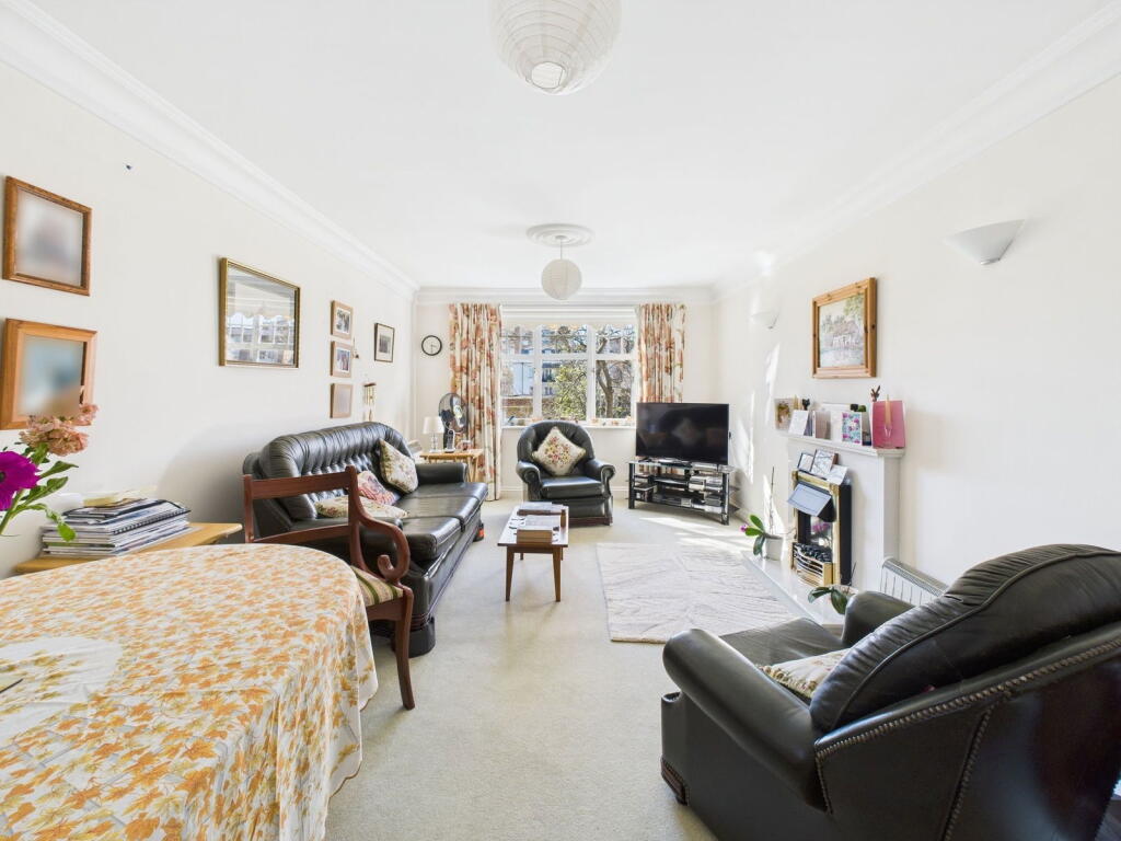 Grasmere Court, Wordsworth Road, Worthing, BN11 3JE