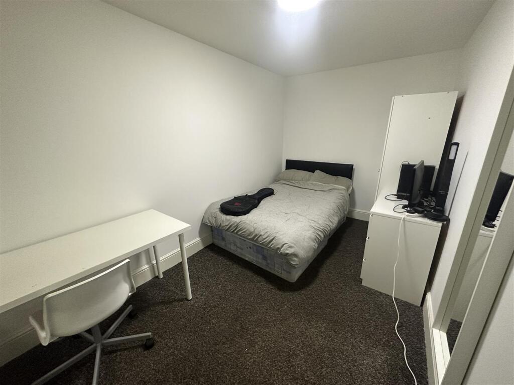 2kg.room2.JPG