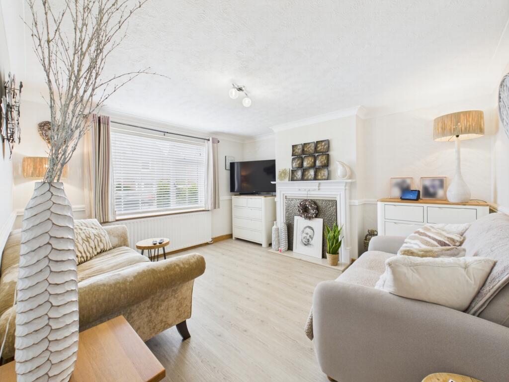 2 Sitting room