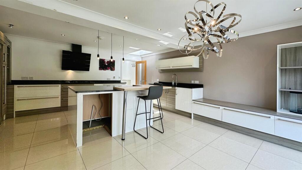 07b1564b--4C5A-BA66-50178560B183-66192-0000156421E