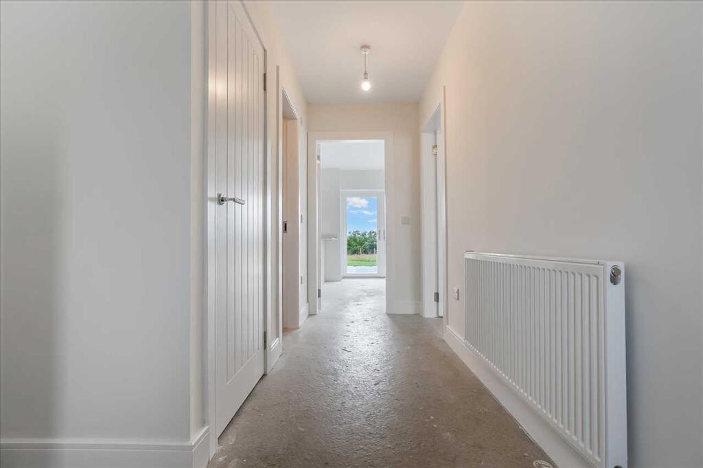 Entrance Hallway (2)