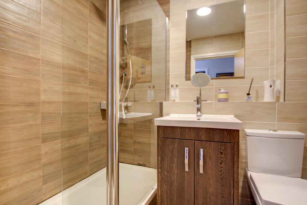 Shower/WC