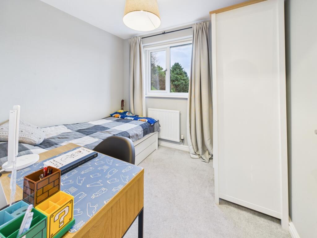 CAM02093G0-PR0067-STILL018