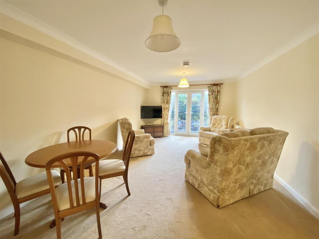 14 Radbrook House-7.jpg