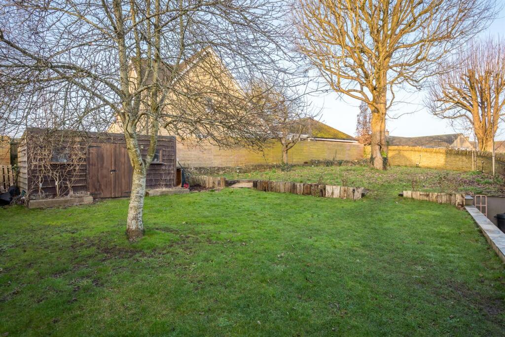 42 - 1 Holm Oaks - GL7 2RQ - Web.jpg