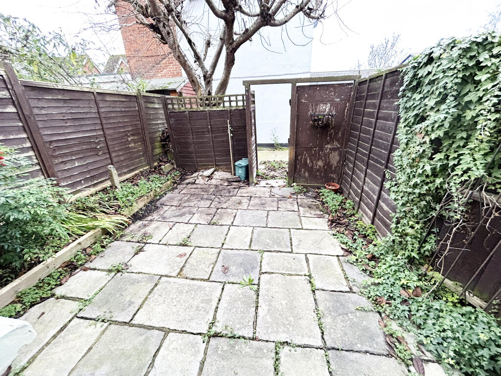 Rear Garden T202512231258.jpg