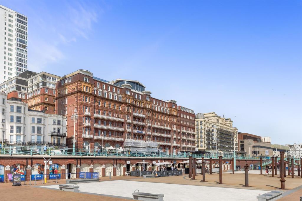 Metropole Court 4b-9.JPG