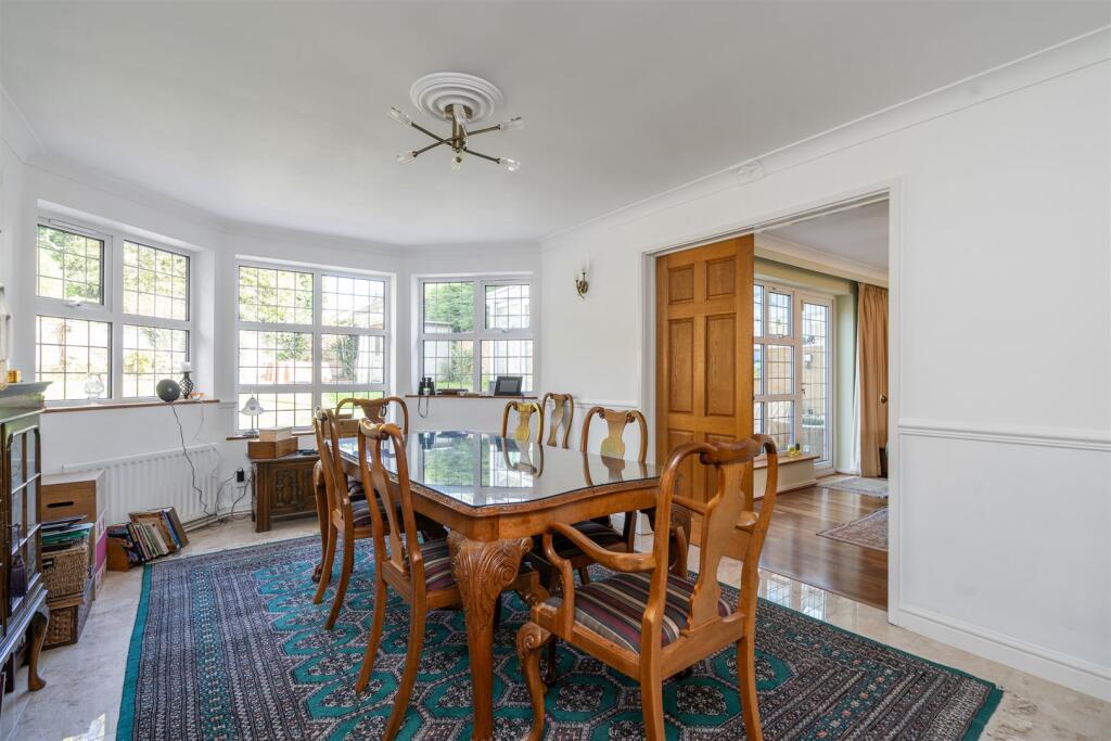 27 Warren Drive, Dorridge, B93 8 JY_LO_19.jpg