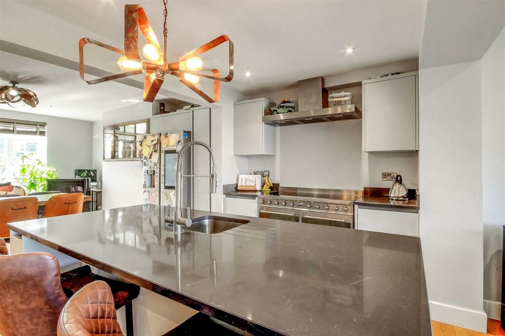 KITCHEN REA