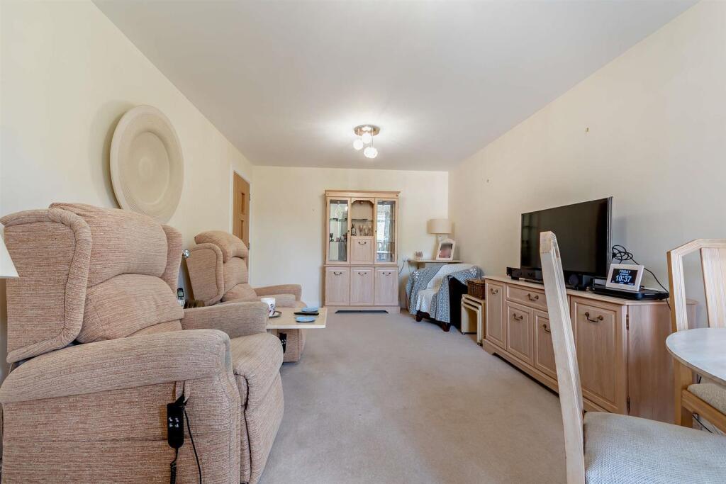8654930-interior02-800.jpg