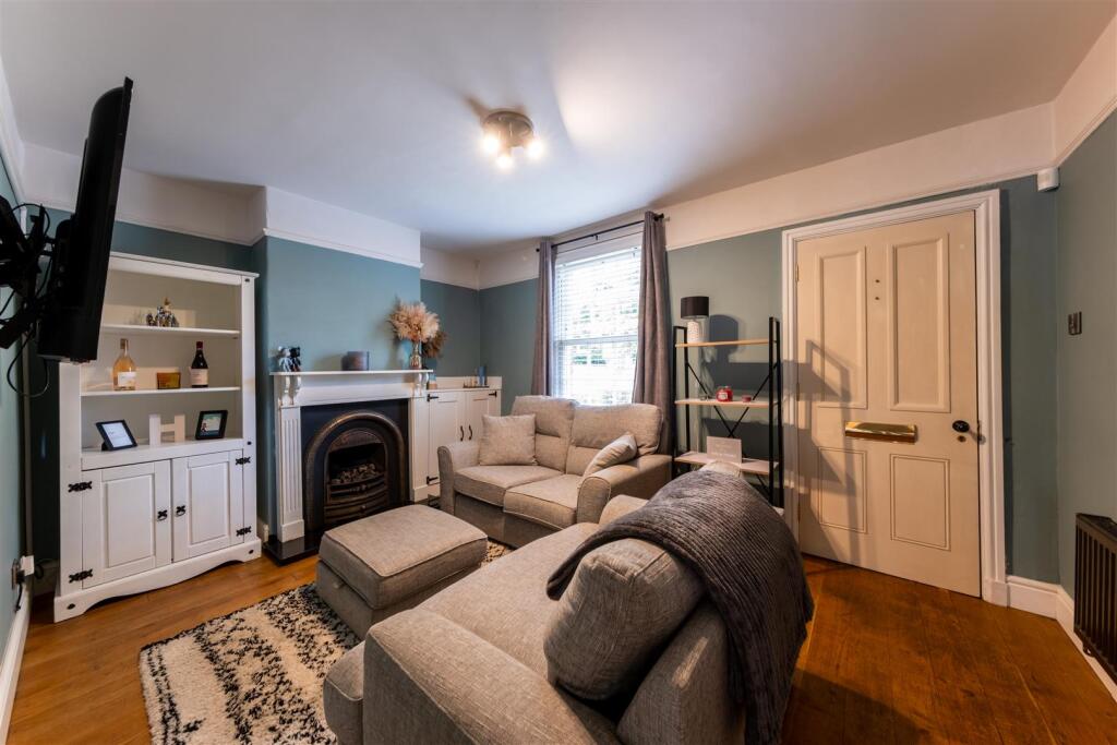 19 The Green-006.jpg