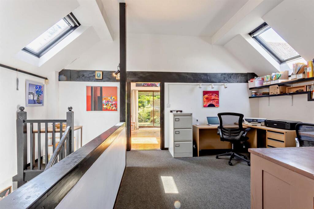 8649695-interior26-800.jpg