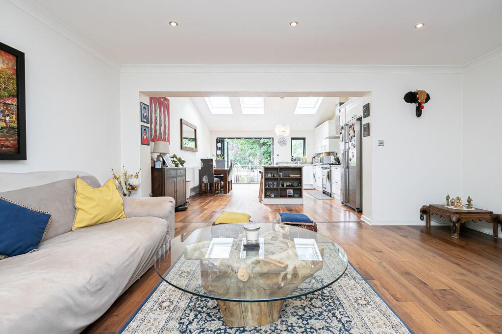 St Johns Court, Buckhurst Hill, IG9