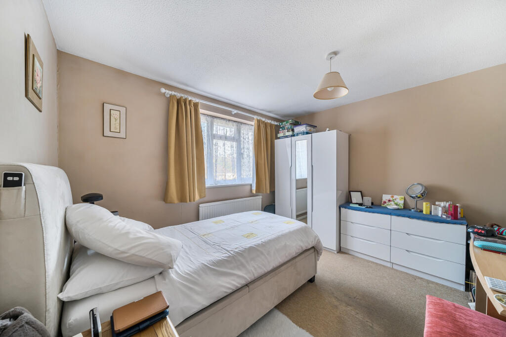 1358642-12-68d272...