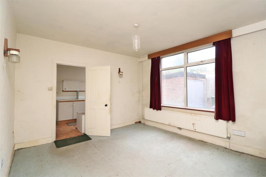 breakfast room.JPG