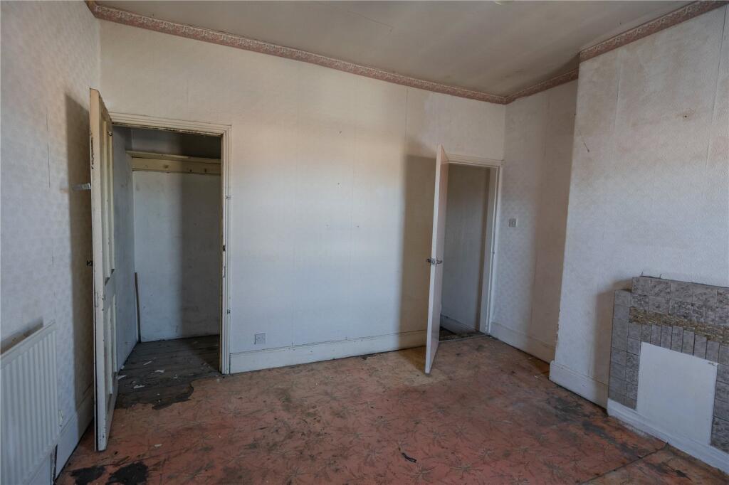Bedroom 1 (2)