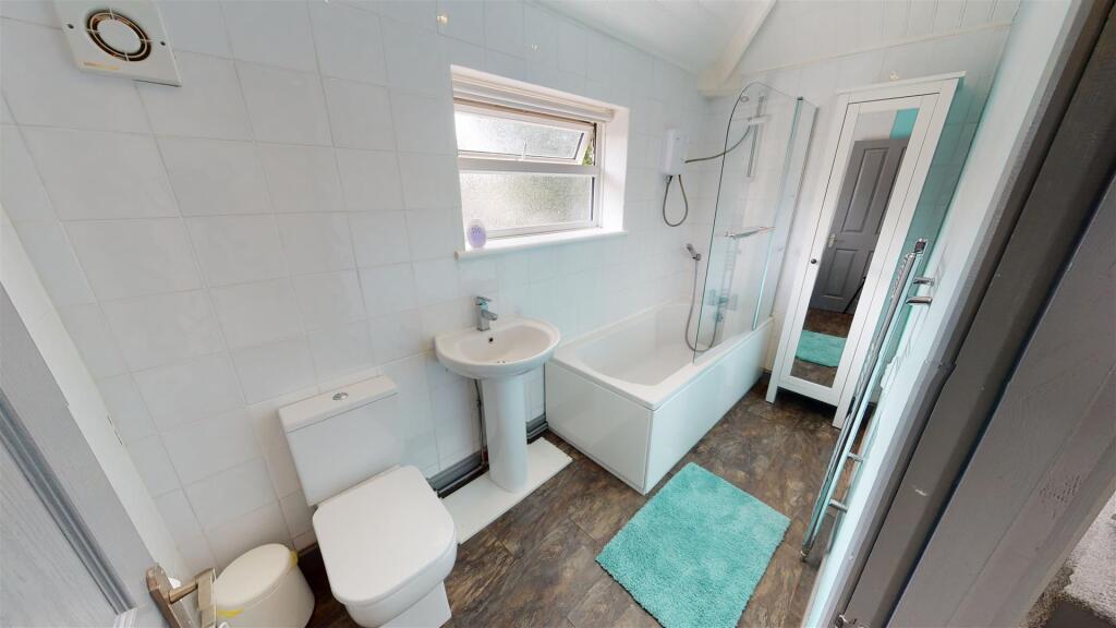 Burns Road Bathroom