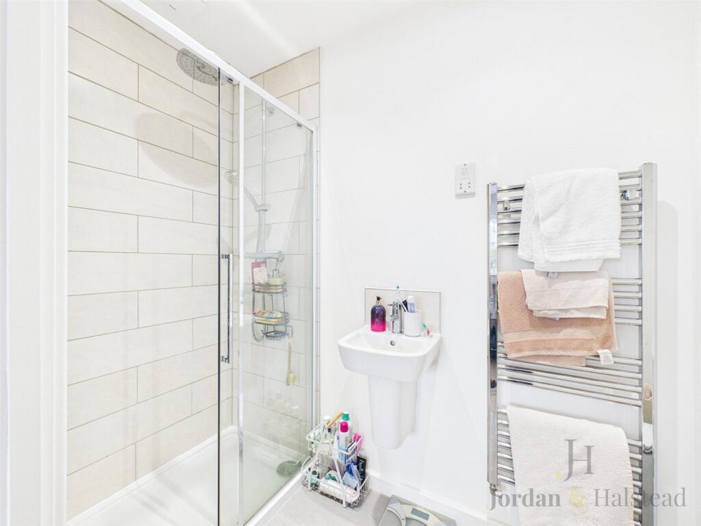 En-Suite Bathroom