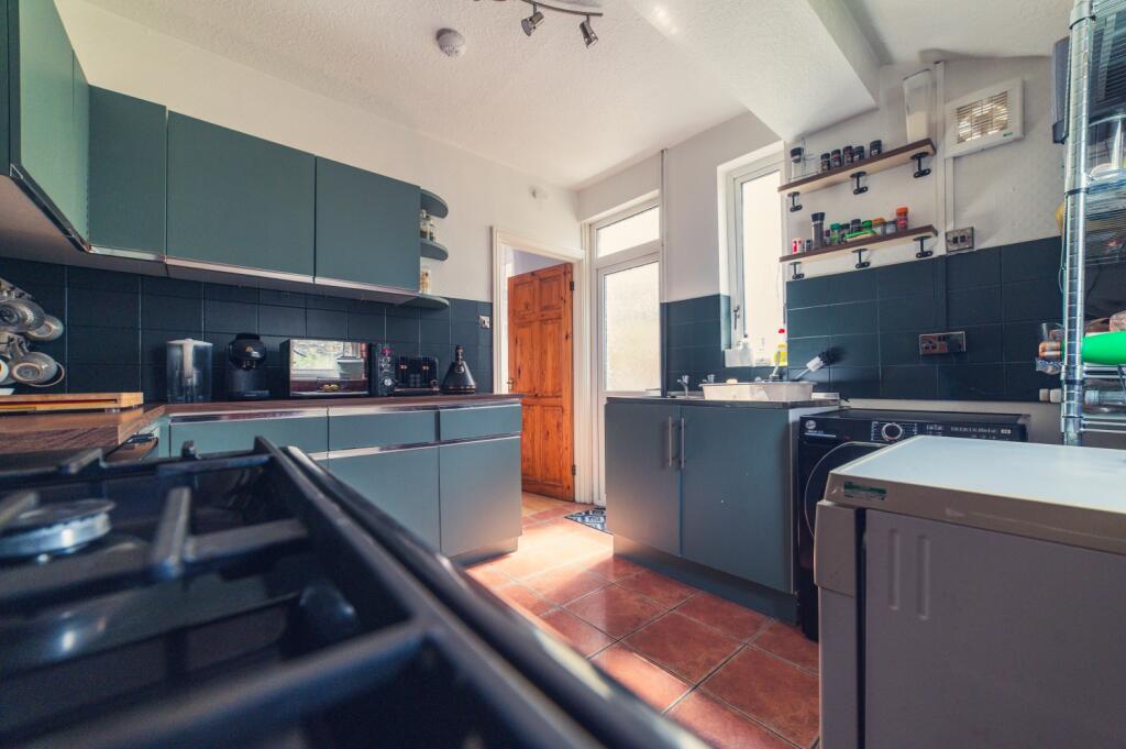 Call 02920 668585 to secure your viewing _3