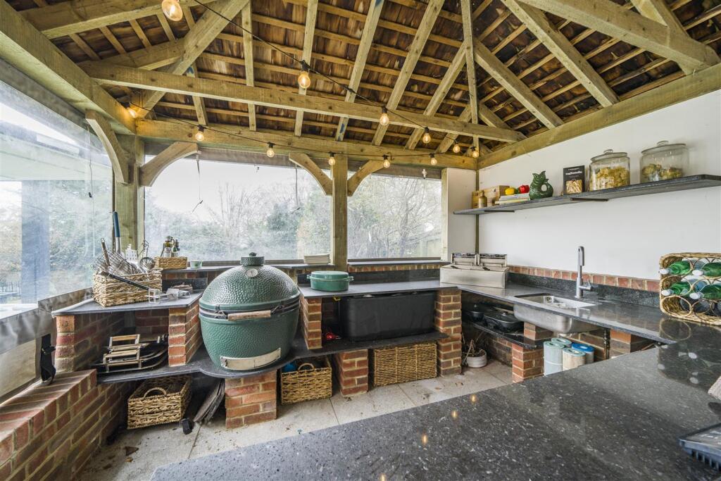 Outdoor Kitchen