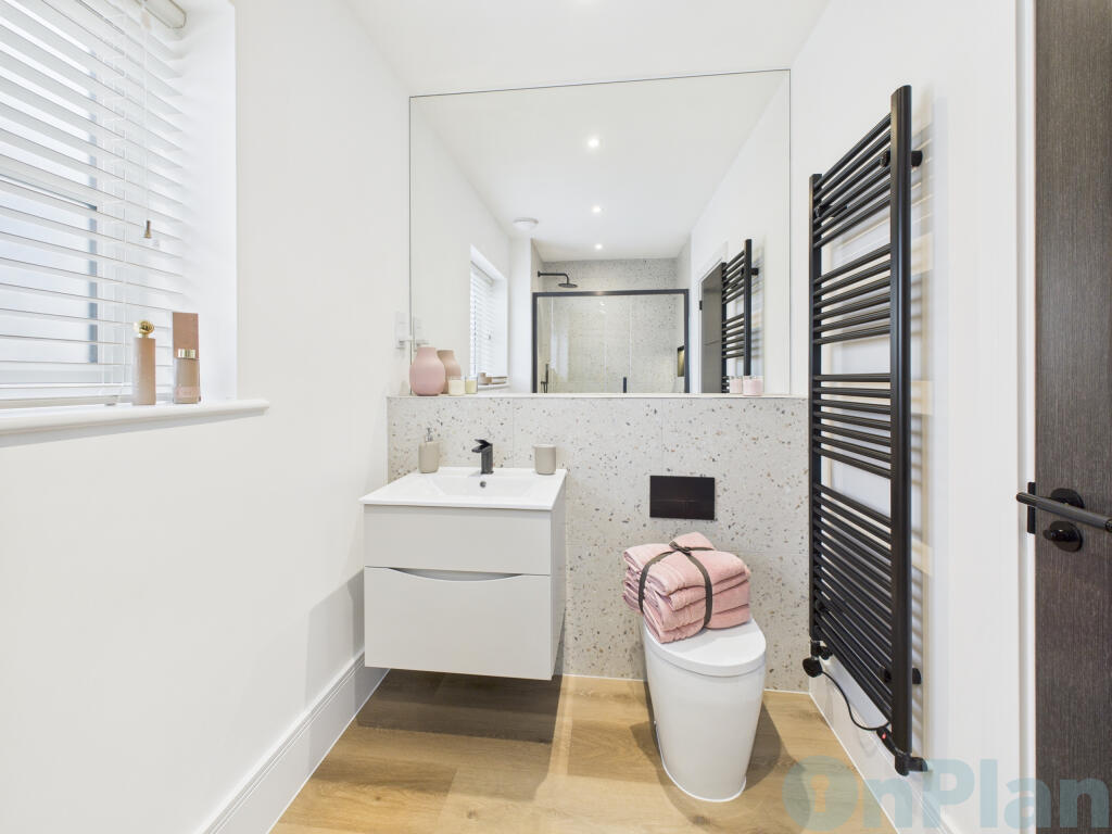 CAM04024G0-PR0039-STILL014