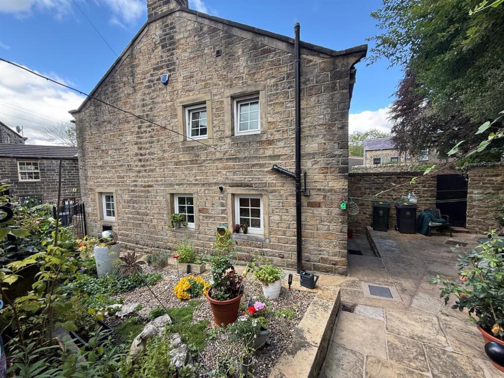 2 bed cottage, Silsden