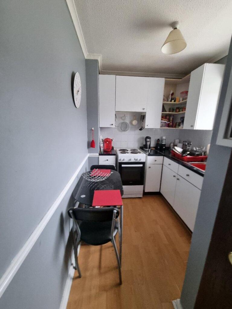 Pinflods kitchen.jpg