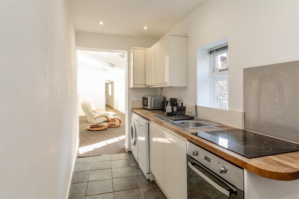 Chapel Cottage Long Ashton Kitchen 3.jpg