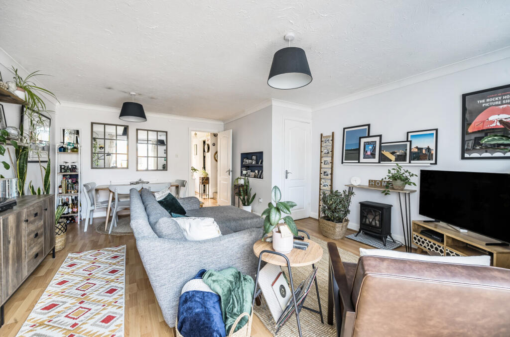 1347990-13-68b804...