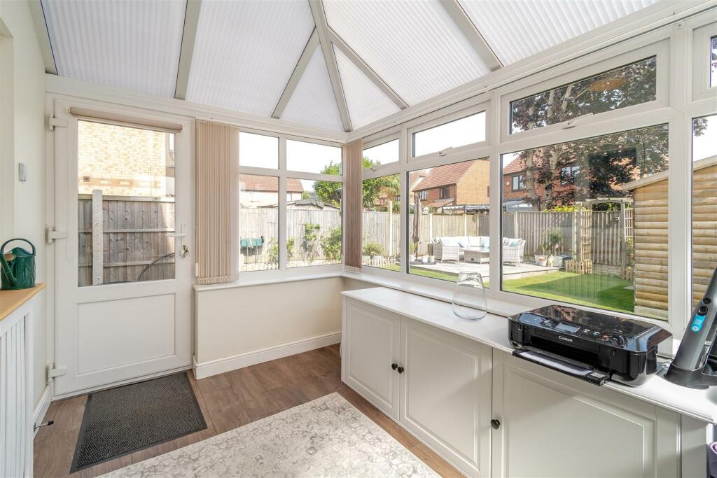 8616413-interior15.jpg
